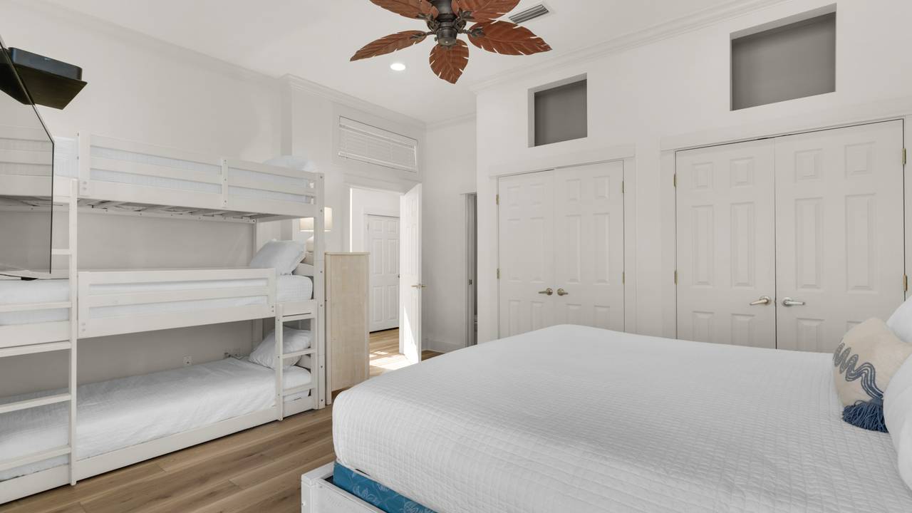 Vitamin Sea - 1st Floor Bedroom Vitamin Sea - 1st Floor Bedroom