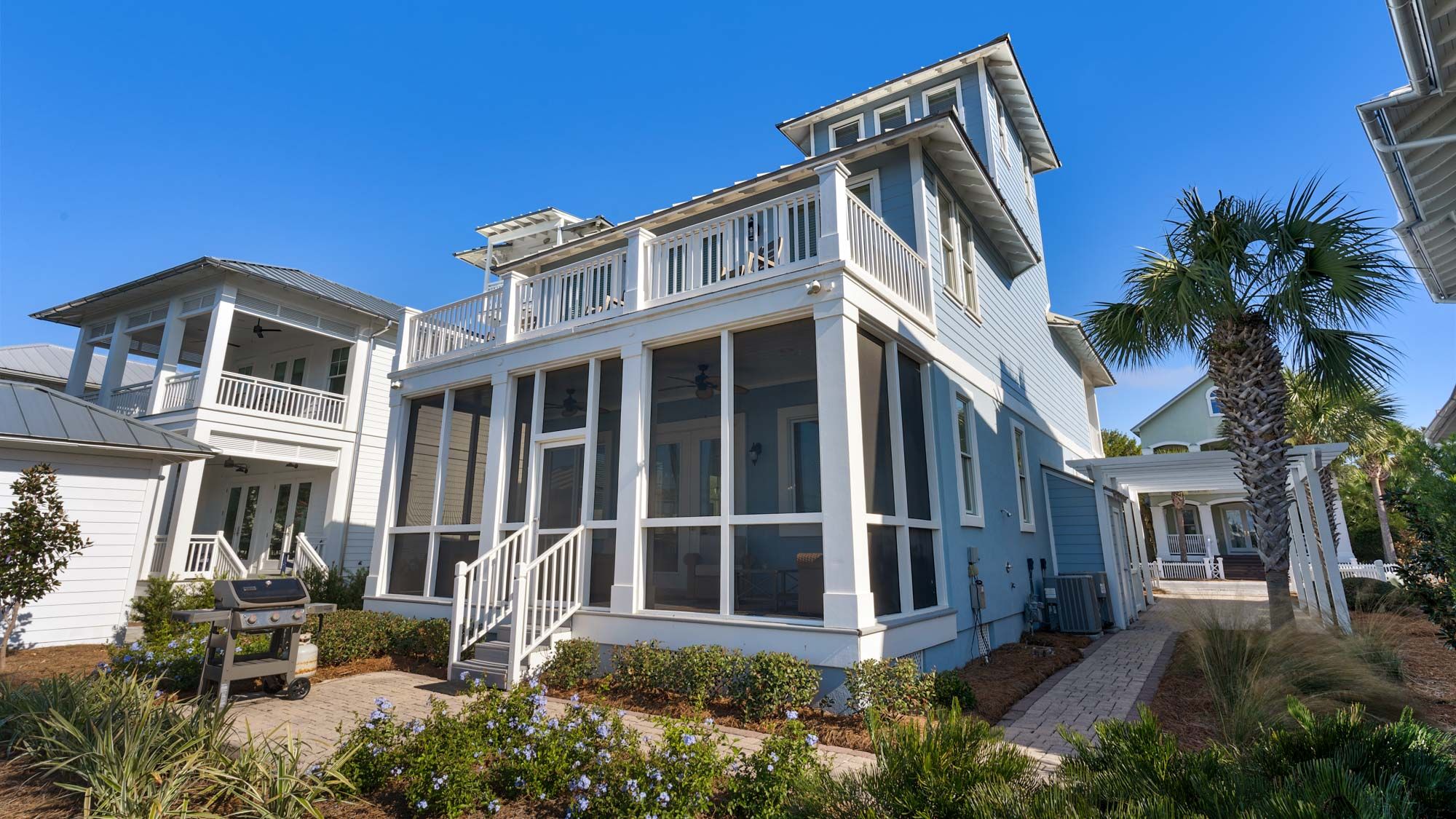 Vitamin Sea - Screened back balcony