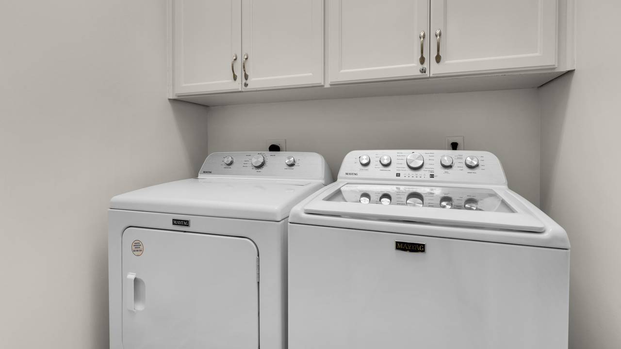 Vitamin Sea - Washer & Dryer Vitamin Sea - Washer & Dryer