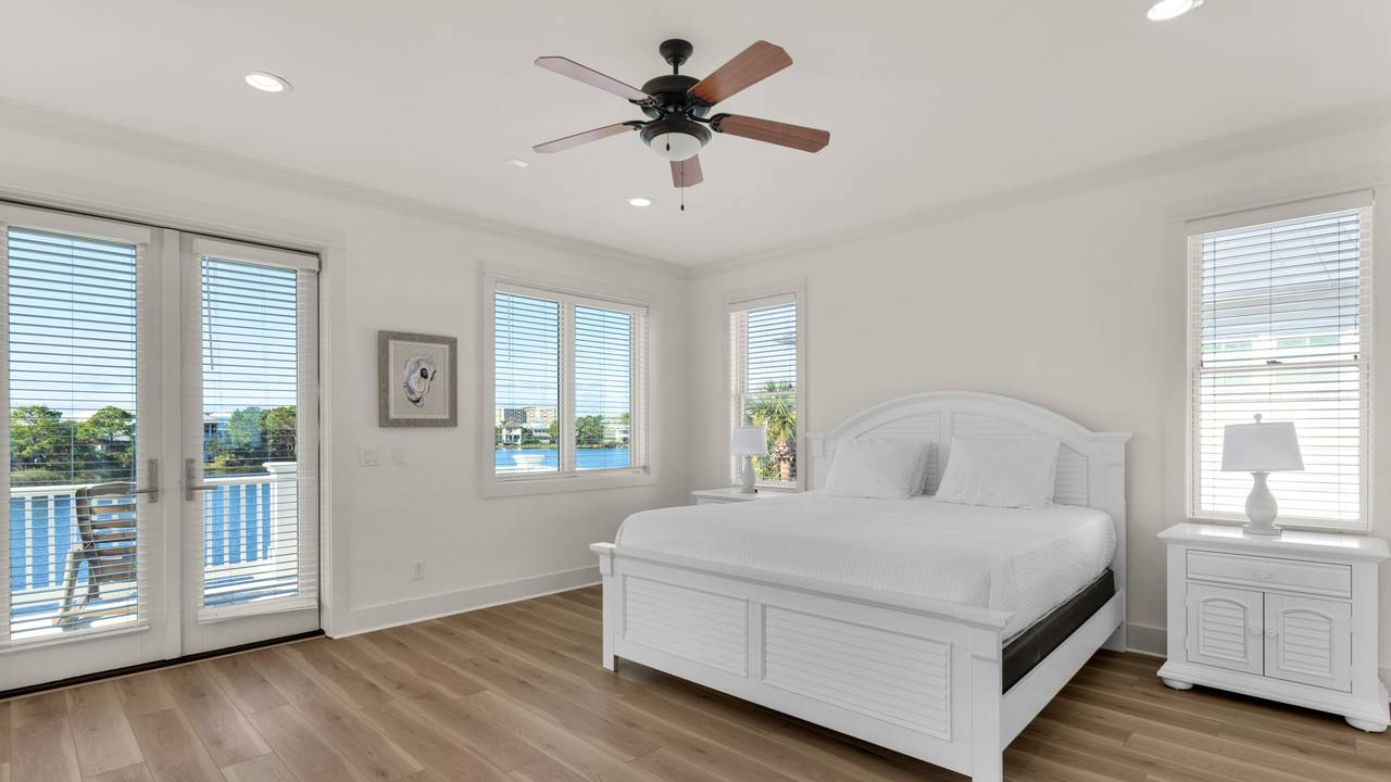 Vitamin Sea - 2nd Floor Bedroom Vitamin Sea - 2nd Floor Bedroom