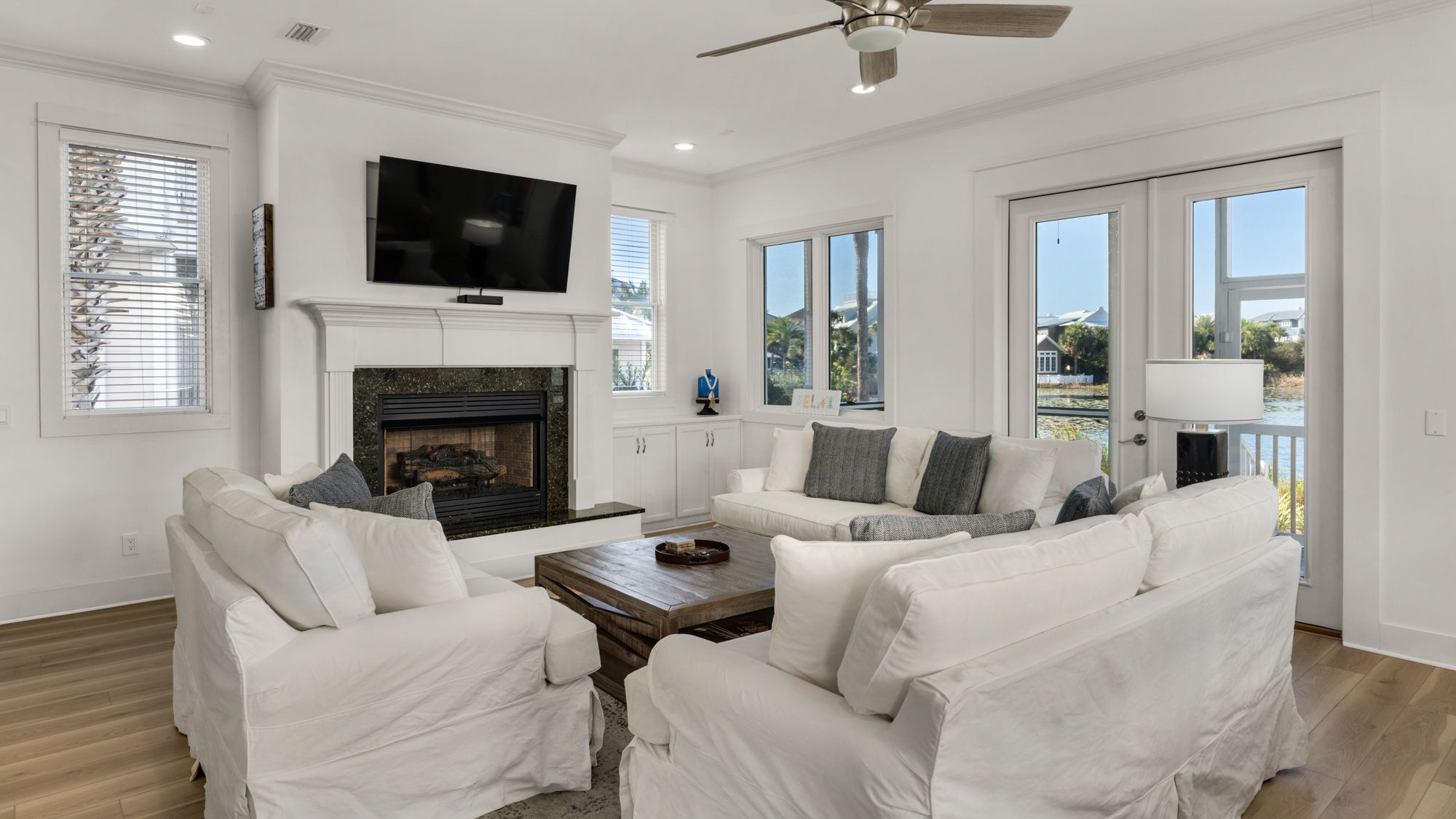 Vitamin Sea - Living Area