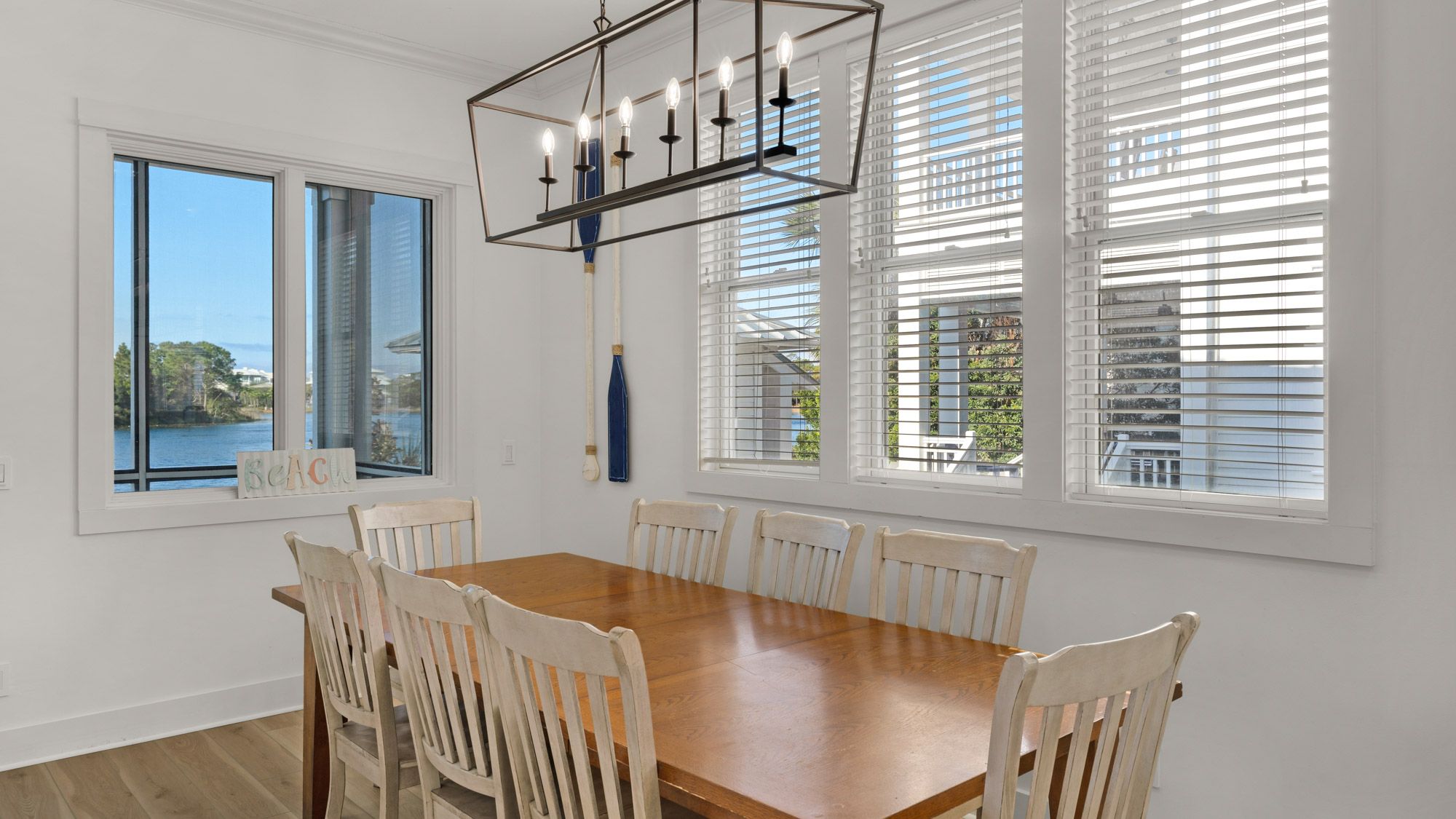 Vitamin Sea - Dining Area