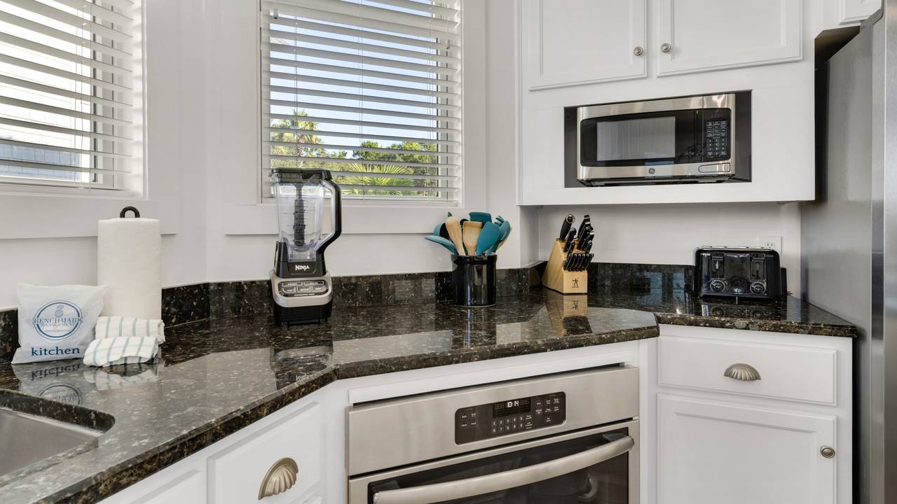 Vitamin Sea - Kitchen Area Vitamin Sea - Kitchen Area