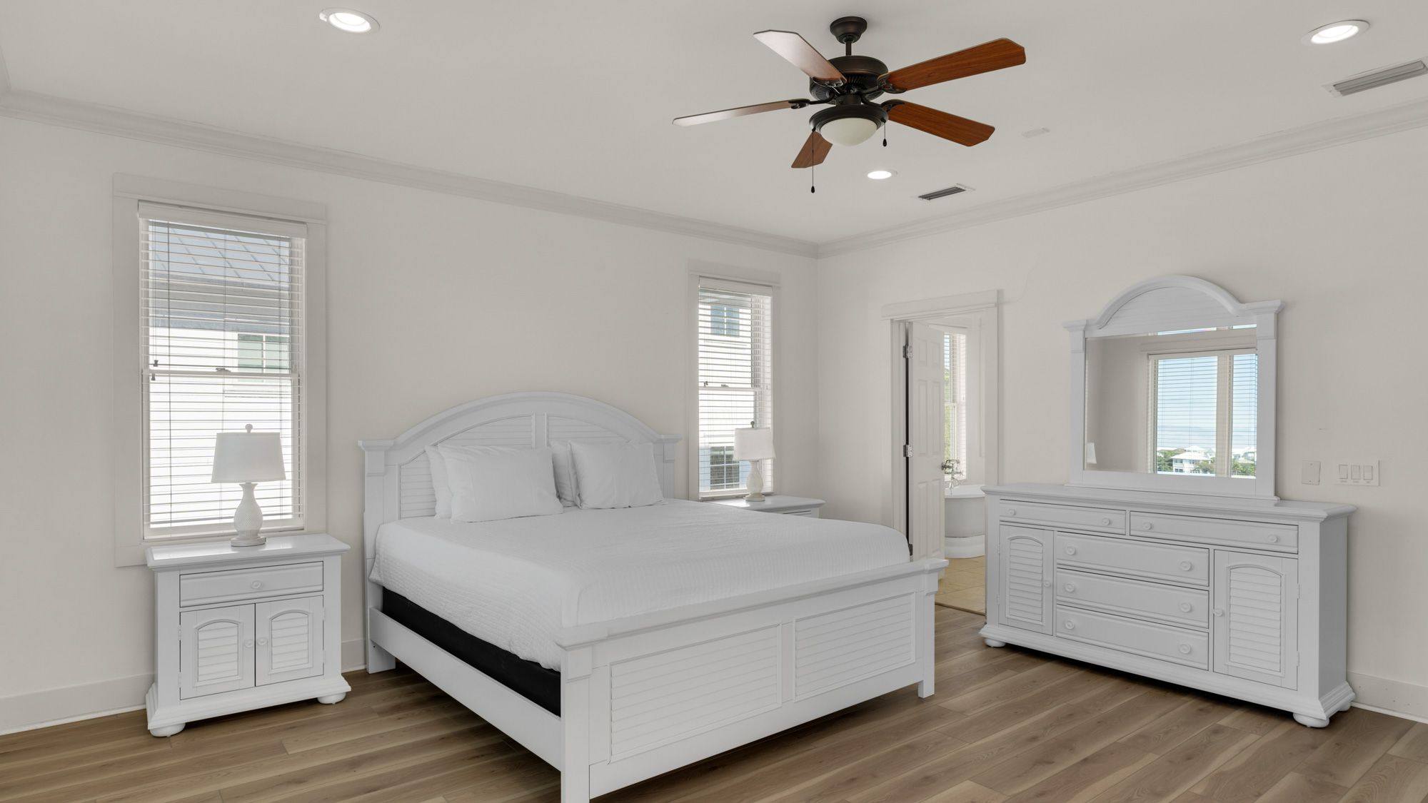 Vitamin Sea - 2nd Floor Bedroom