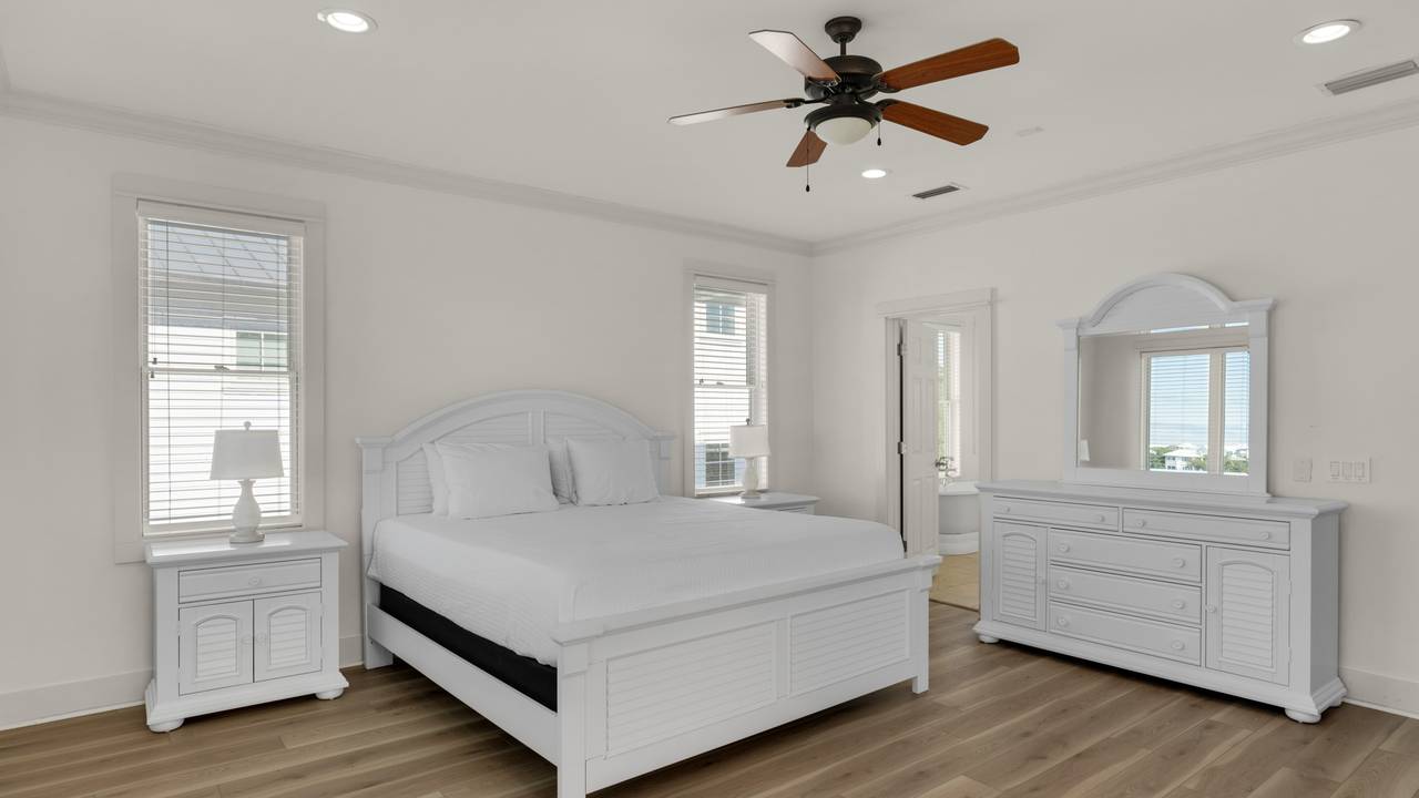 Vitamin Sea - 2nd Floor Bedroom Vitamin Sea - 2nd Floor Bedroom