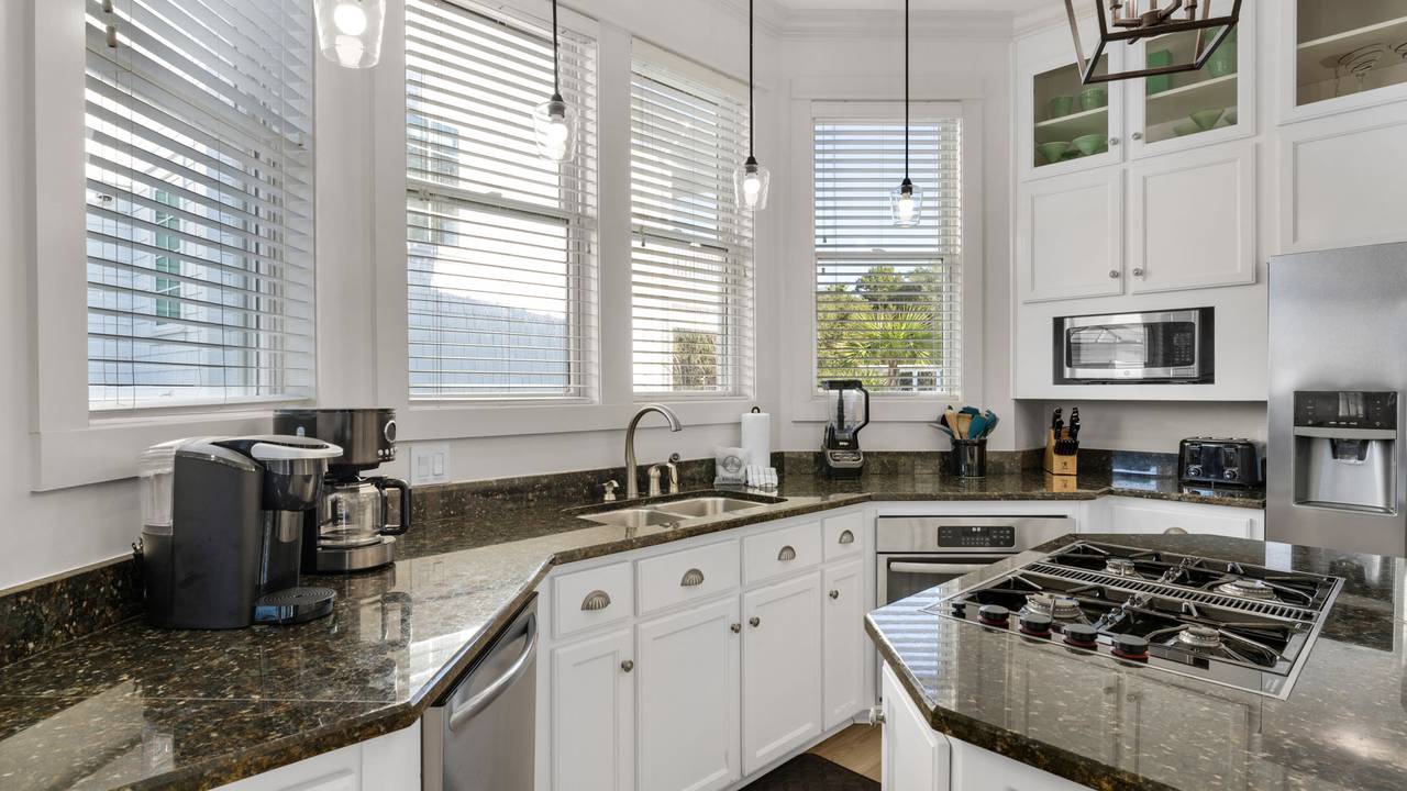 Vitamin Sea - Kitchen Area Vitamin Sea - Kitchen Area