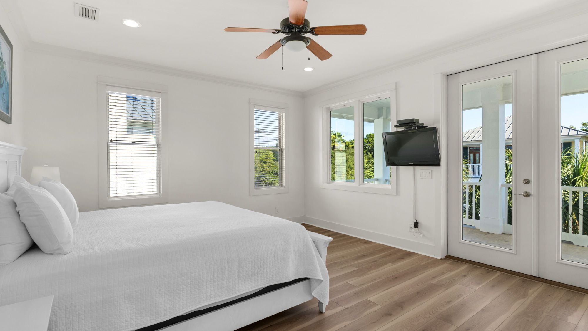 Vitamin Sea - 1st Floor Bedroom