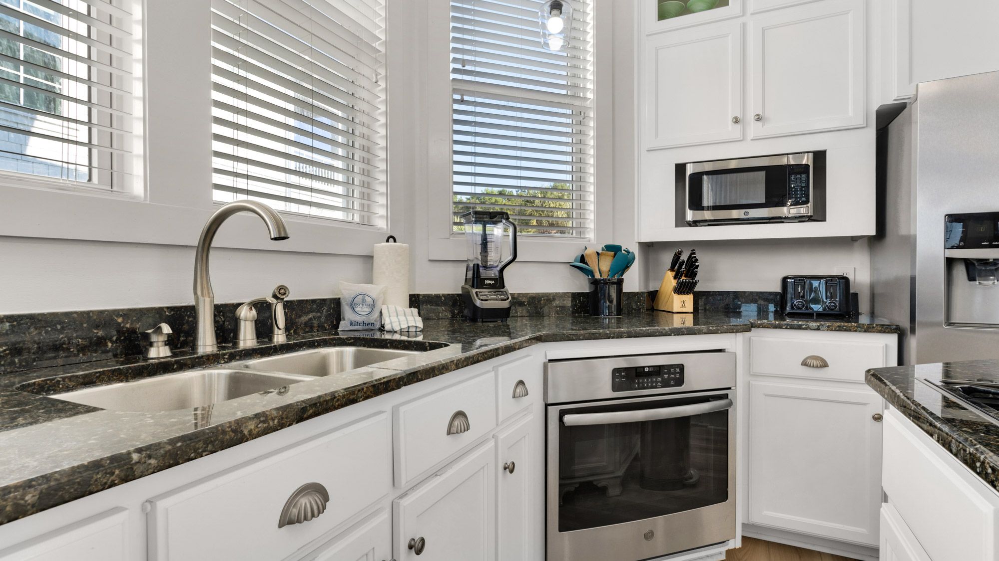 Vitamin Sea - Kitchen Area