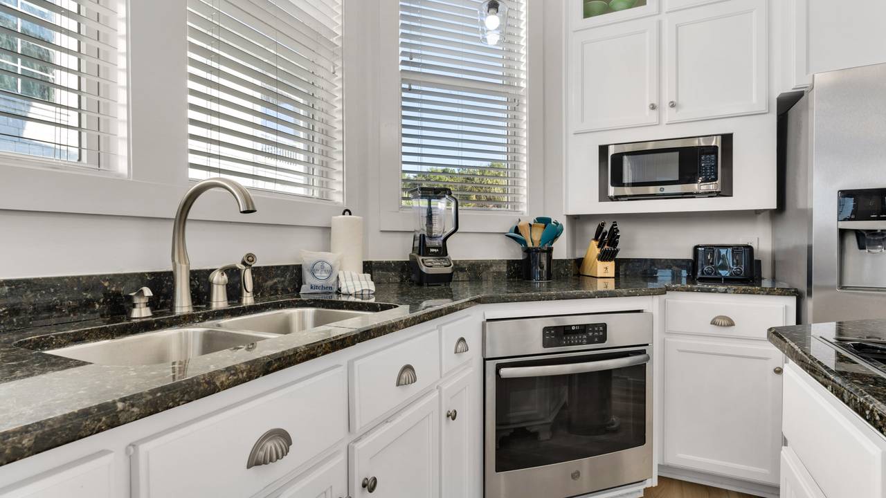 Vitamin Sea - Kitchen Area Vitamin Sea - Kitchen Area