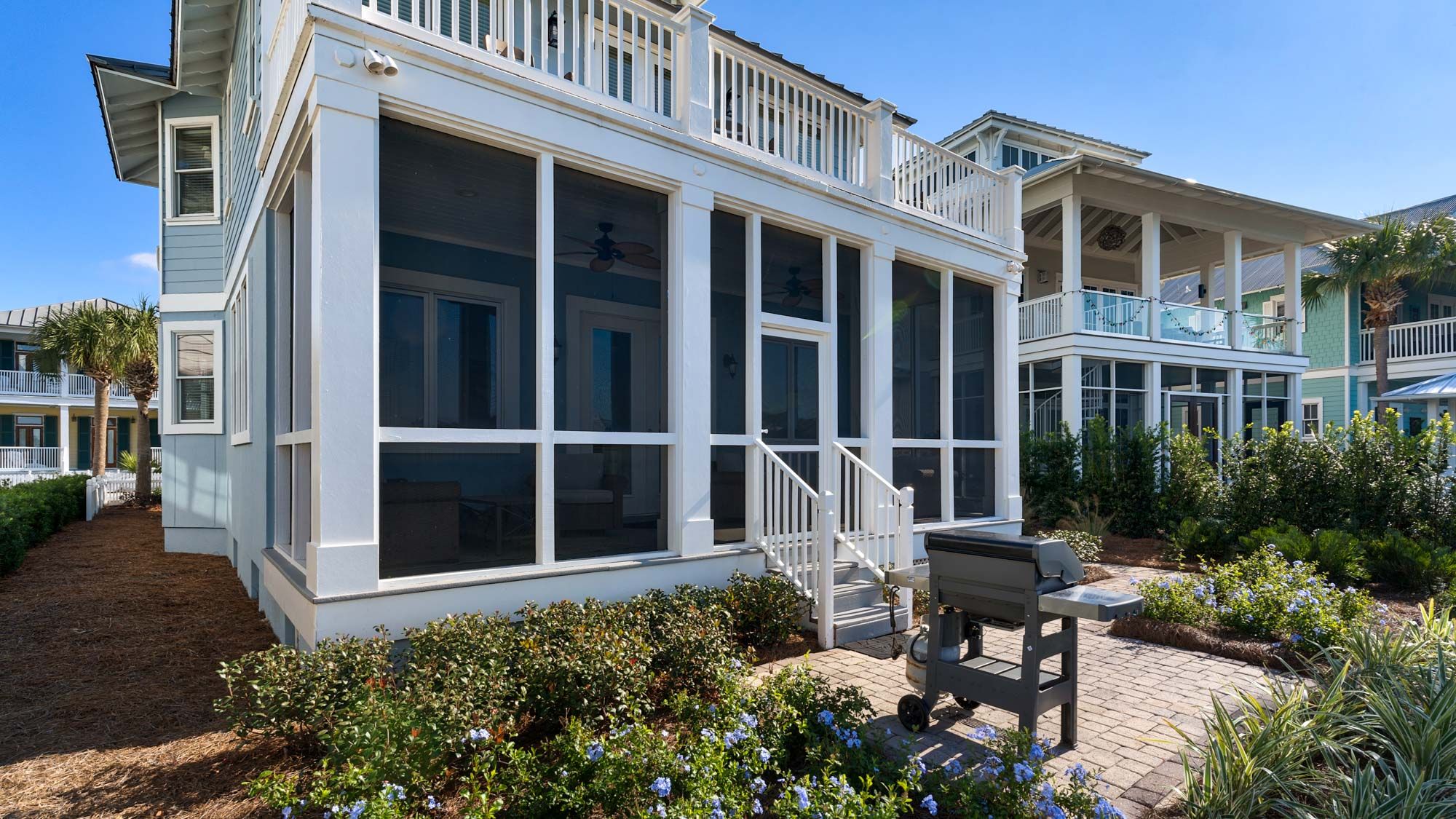 Vitamin Sea - Screened back balcony