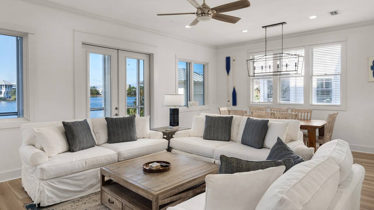 Vitamin Sea - Living Area Vitamin Sea - Living Area