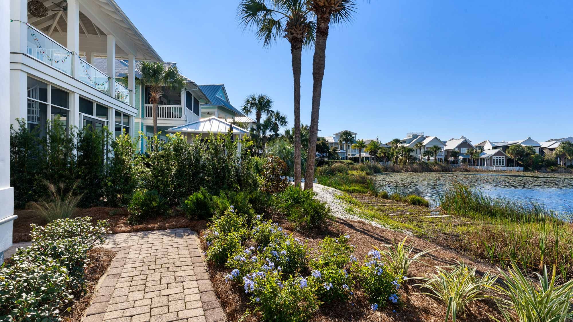 Vitamin Sea - Exterior