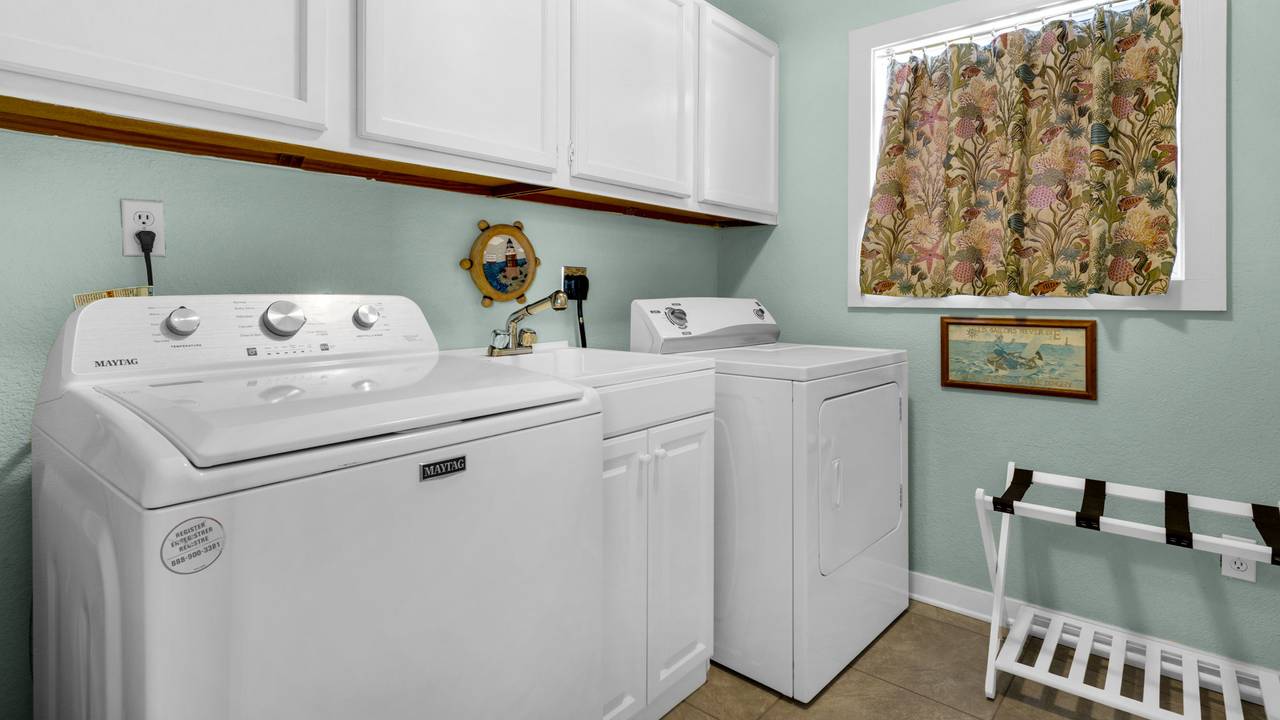 All Decked Out on 30A - 1st Level Washer & Dryer All Decked Out on 30A - 1st Level Washer & Dryer