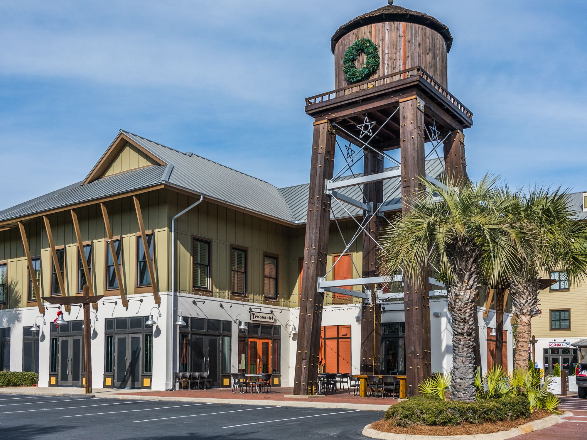 Dune Allen Grounds & Amenities