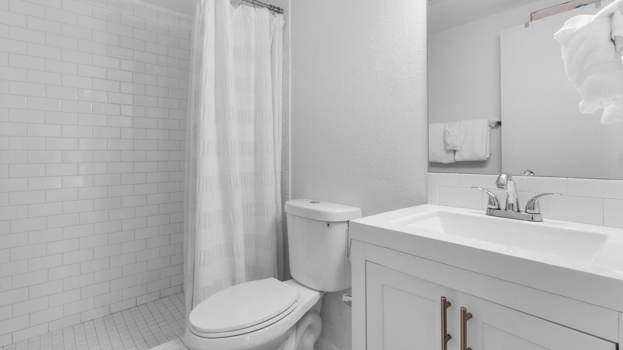 All Decked Out on 30A  - 1st Level Bathroom