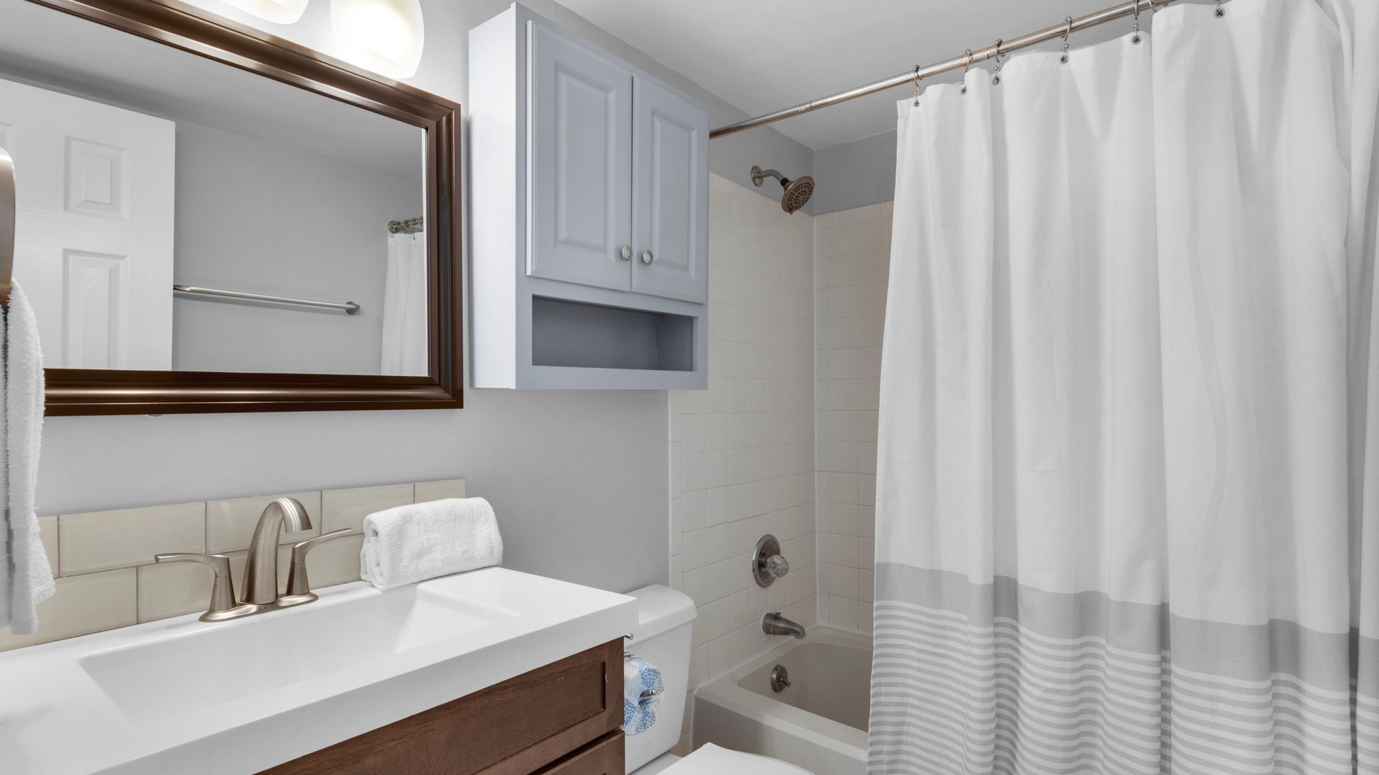 Costa Del Sol C1 - Guest Bathroom