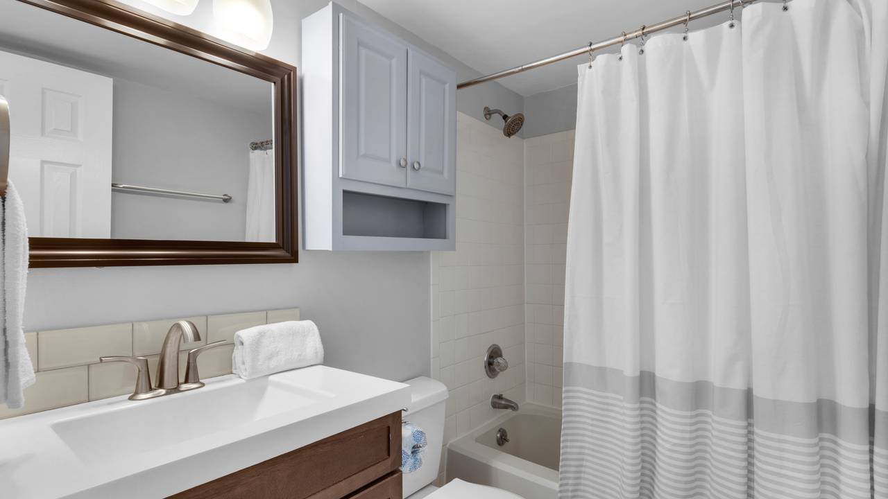 Costa Del Sol C1 - Guest Bathroom Costa Del Sol C1 - Guest Bathroom