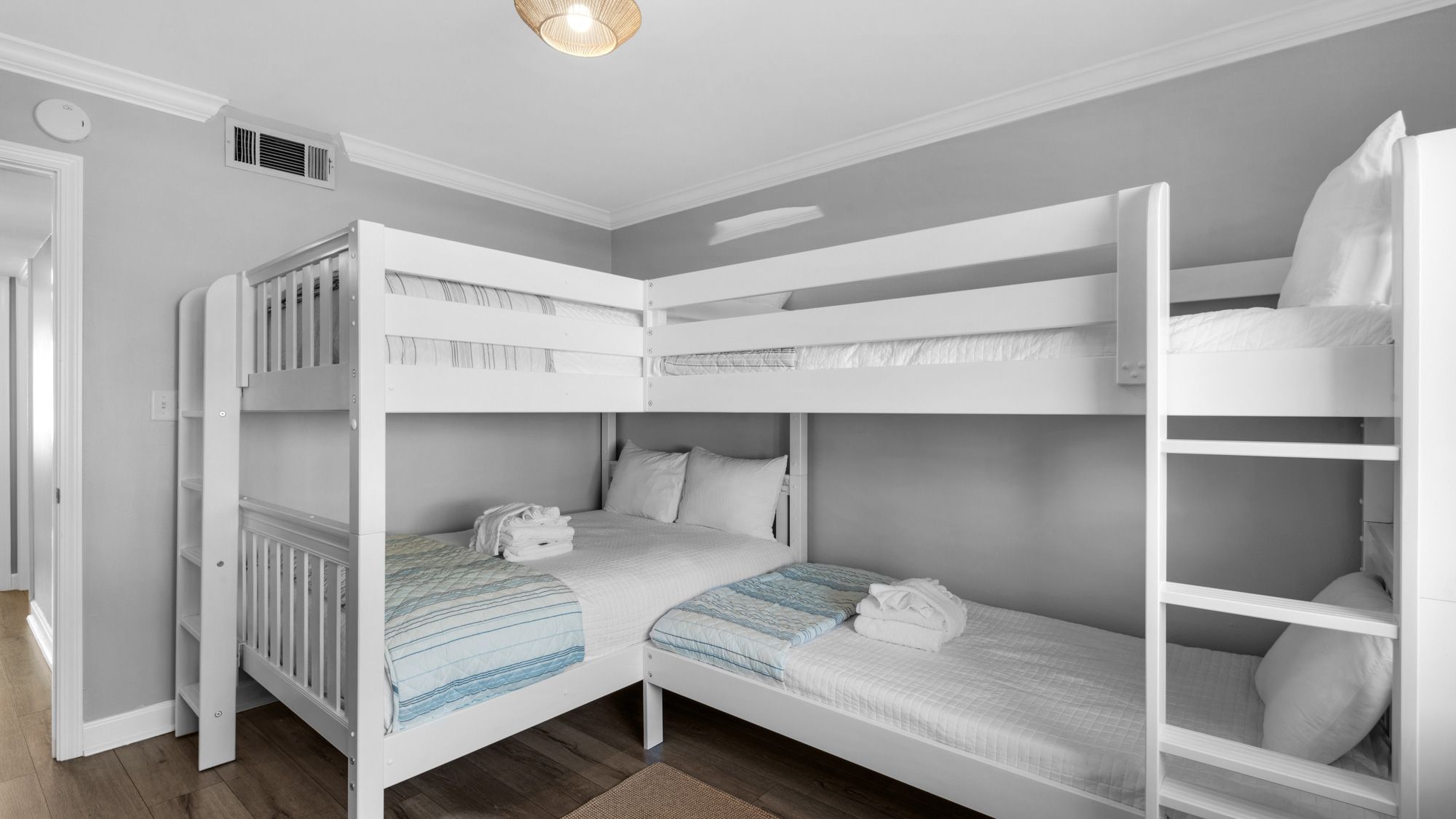 Costa Del Sol C1 - Bunk Room