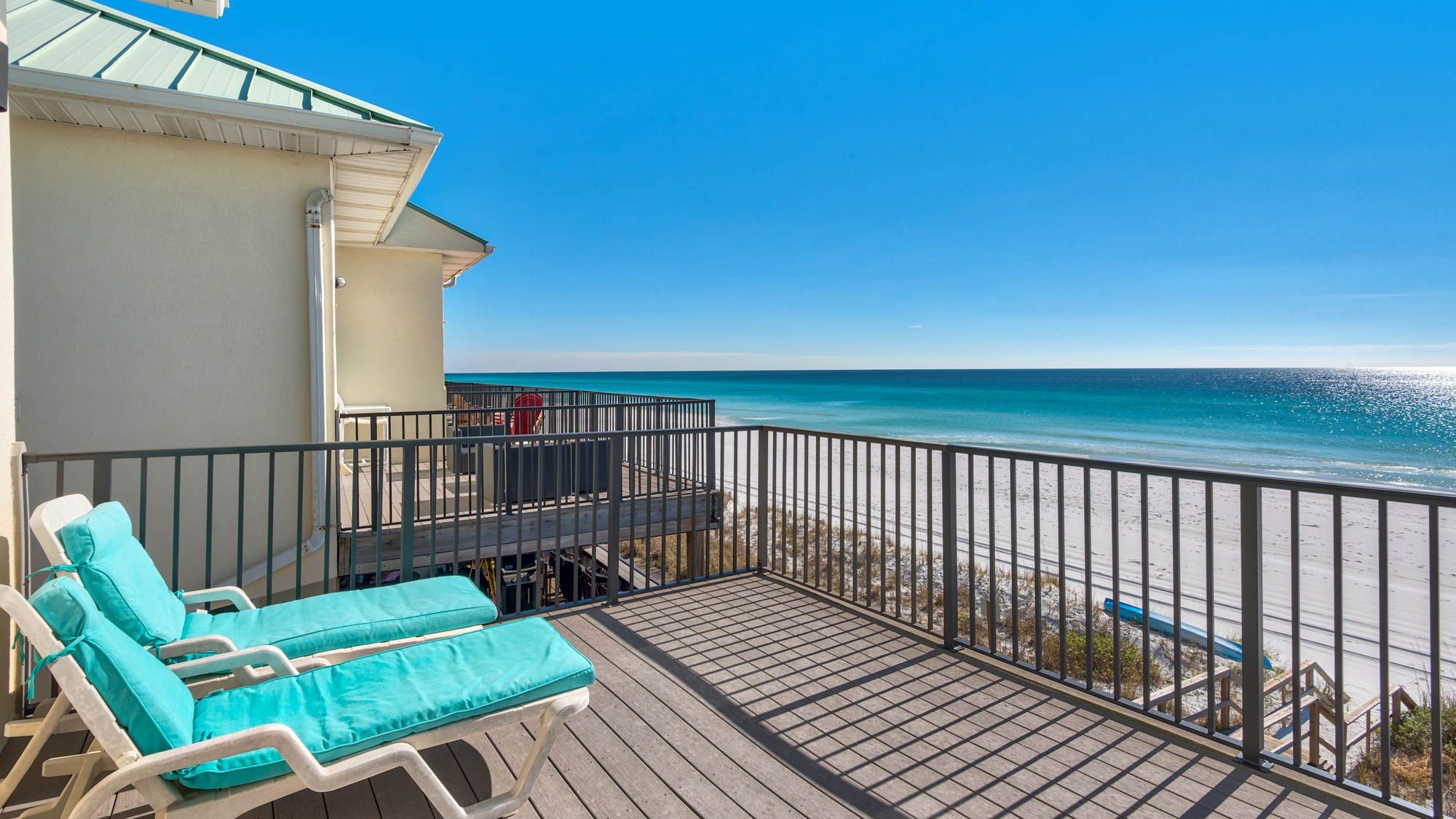 Costa Del Sol C1 - Upstairs Deck Area