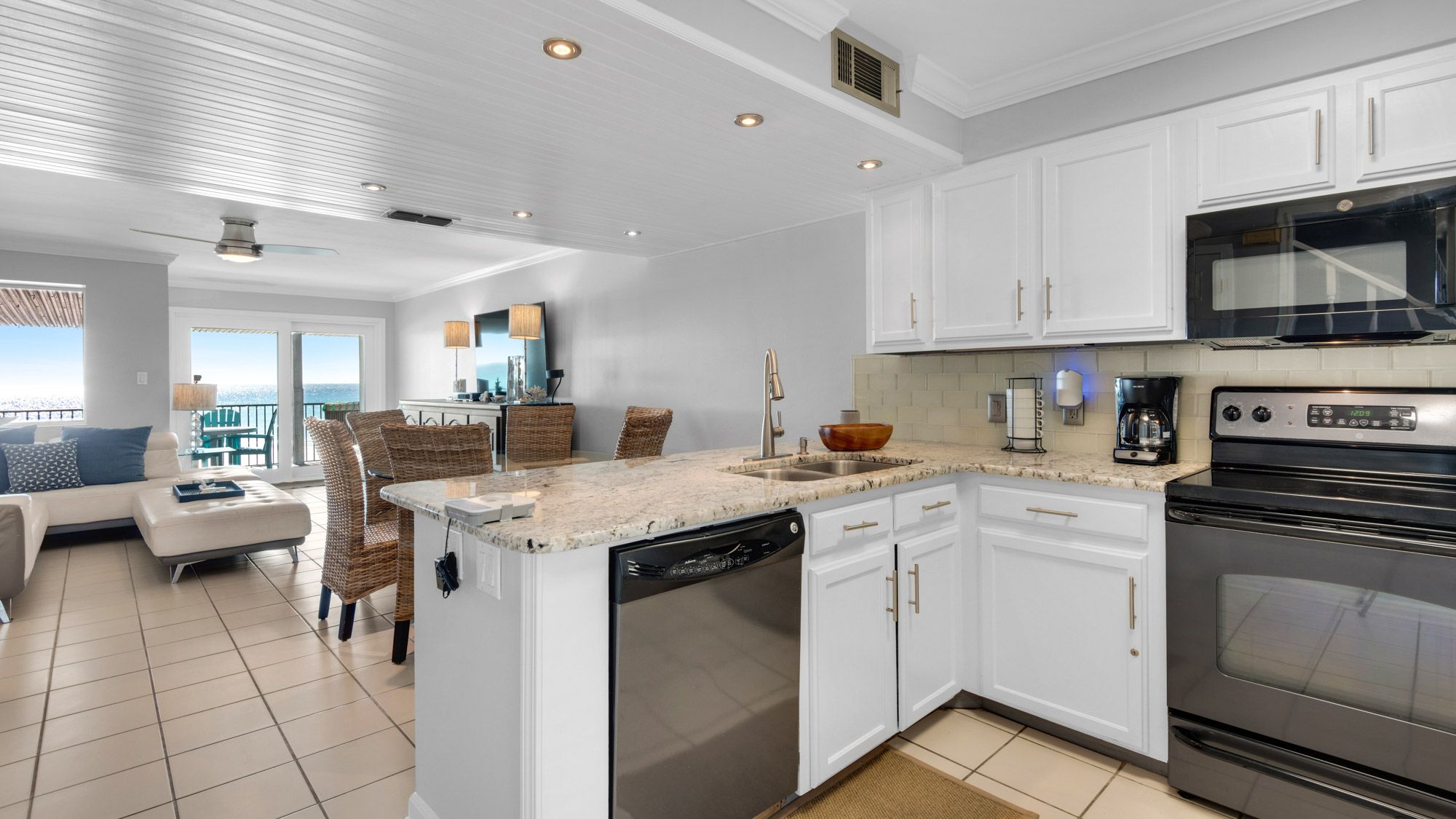 Costa Del Sol C1 - Kitchen into Dining & Living area