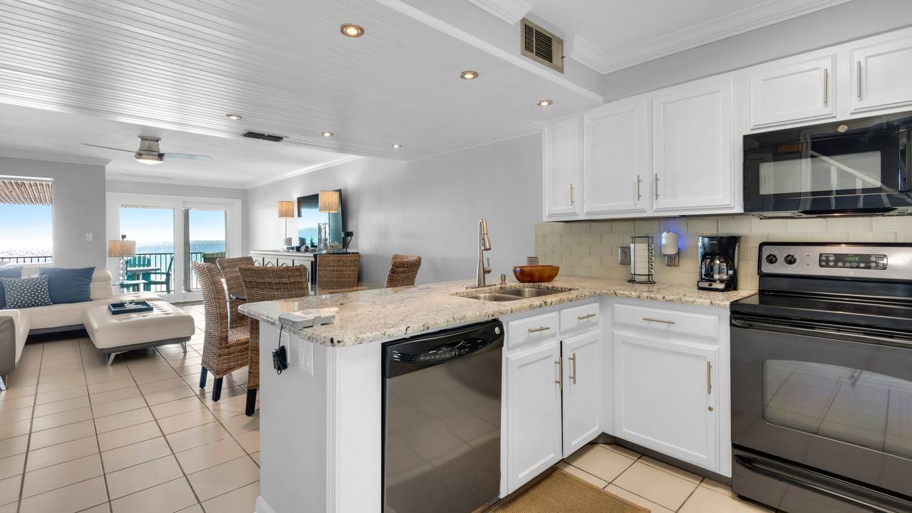 Costa Del Sol C1 - Kitchen into Dining & Living area Costa Del Sol C1 - Kitchen into Dining & Living area