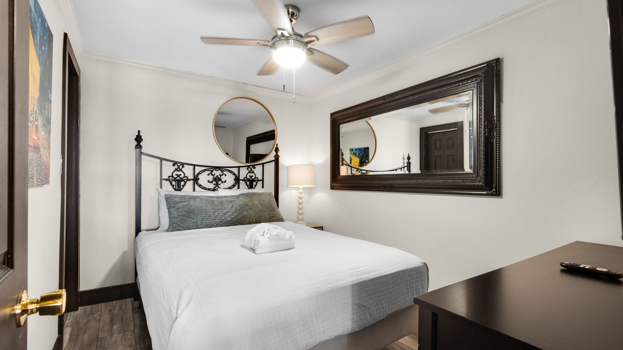 Costa Del Sol C1 - Ground Level Queen Bedroom