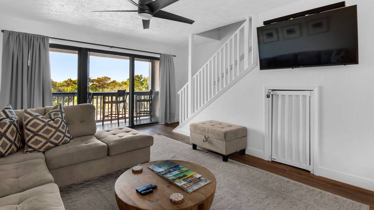 Palm Sounds 1st Level - Living Area Palm Sounds 1st Level - Living Area