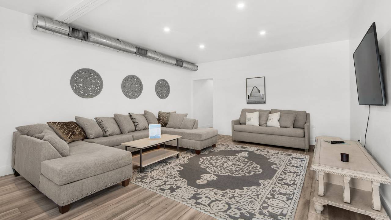 Palm Sounds Ground Level - Living Space Palm Sounds Ground Level - Living Space