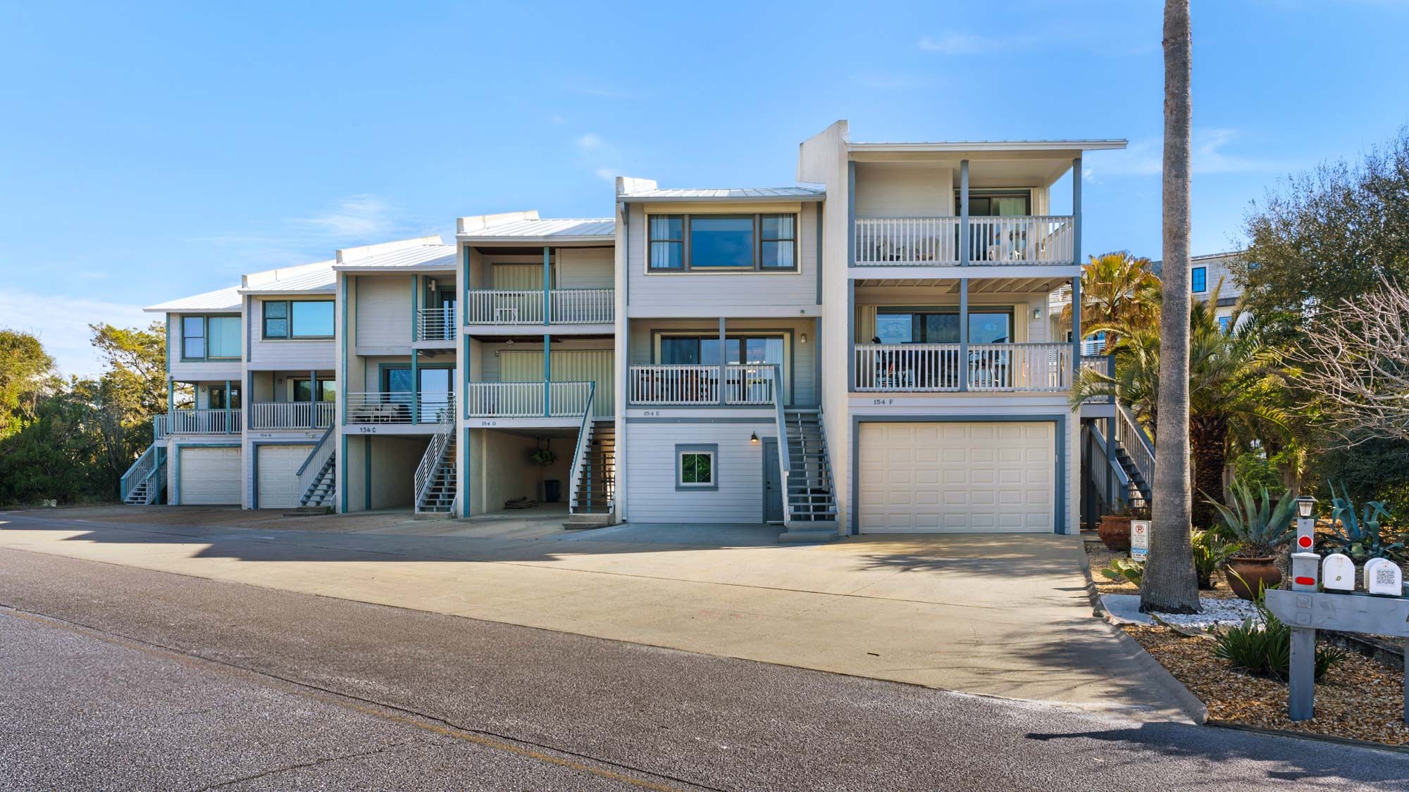 Palm Sounds Exterior