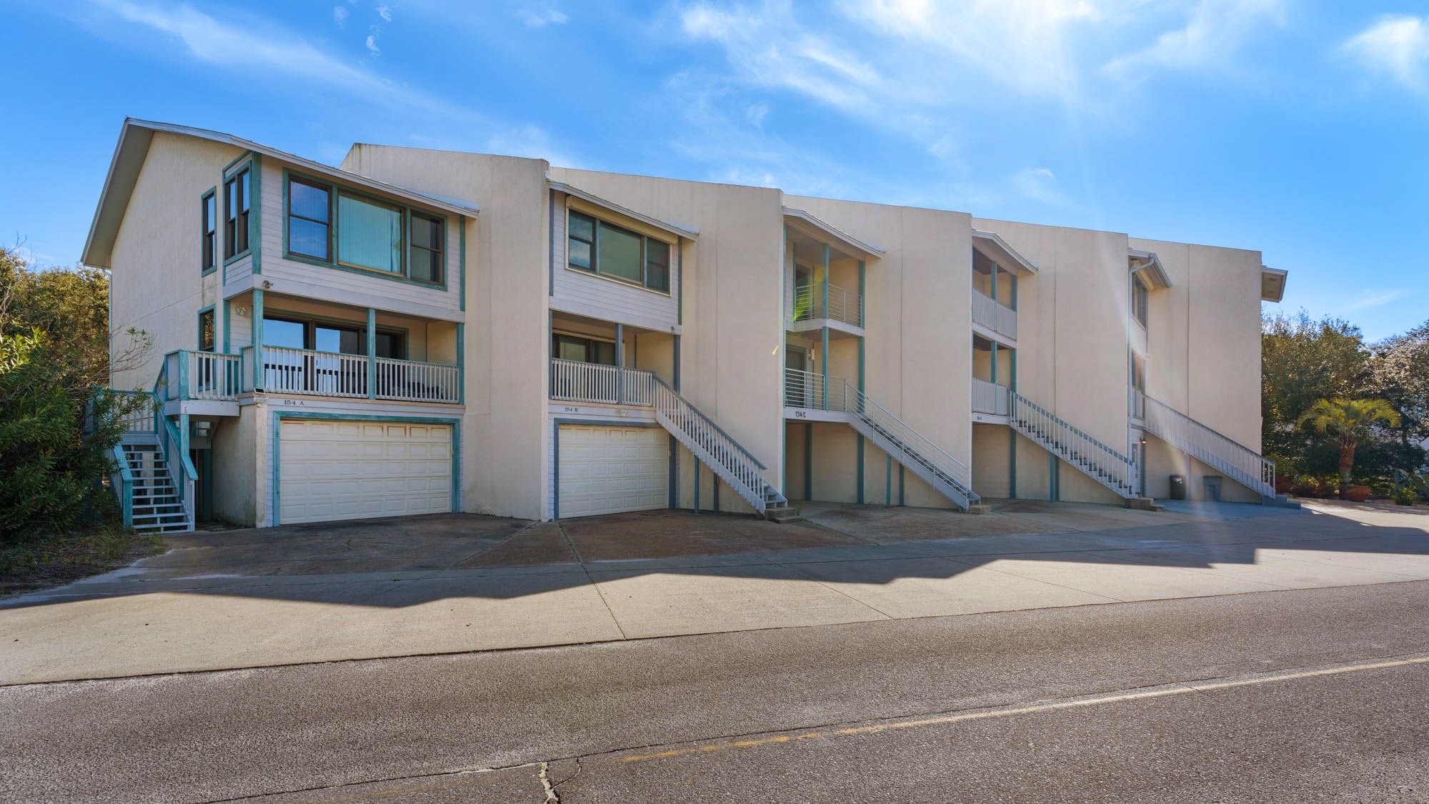 Palm Sounds Exterior