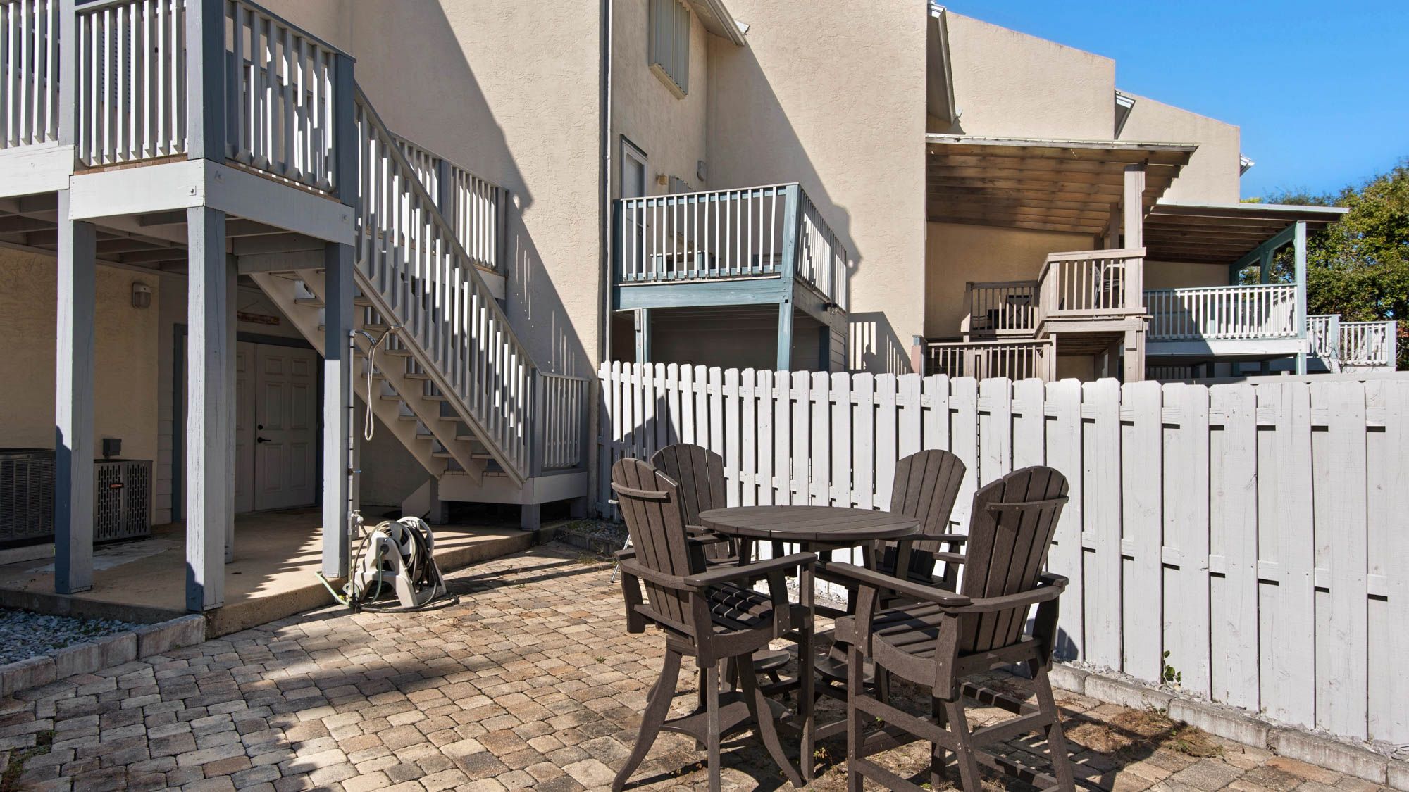 Palm Sounds Exterior