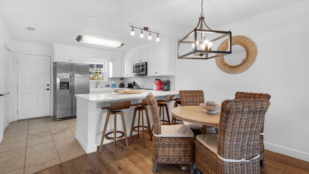 Palm Sounds 1st Level - Dining & Kitchen Area Palm Sounds 1st Level - Dining & Kitchen Area