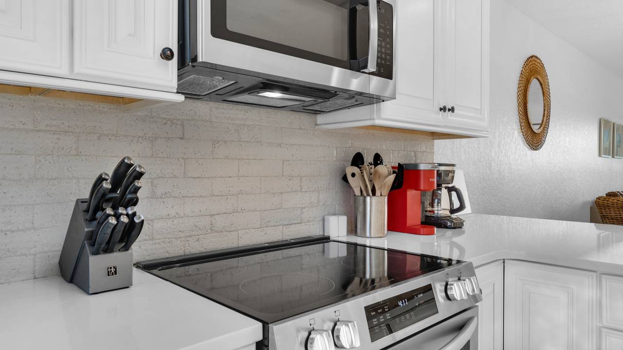 Palm Sounds 1st Level - Kitchen Area Palm Sounds 1st Level - Kitchen Area