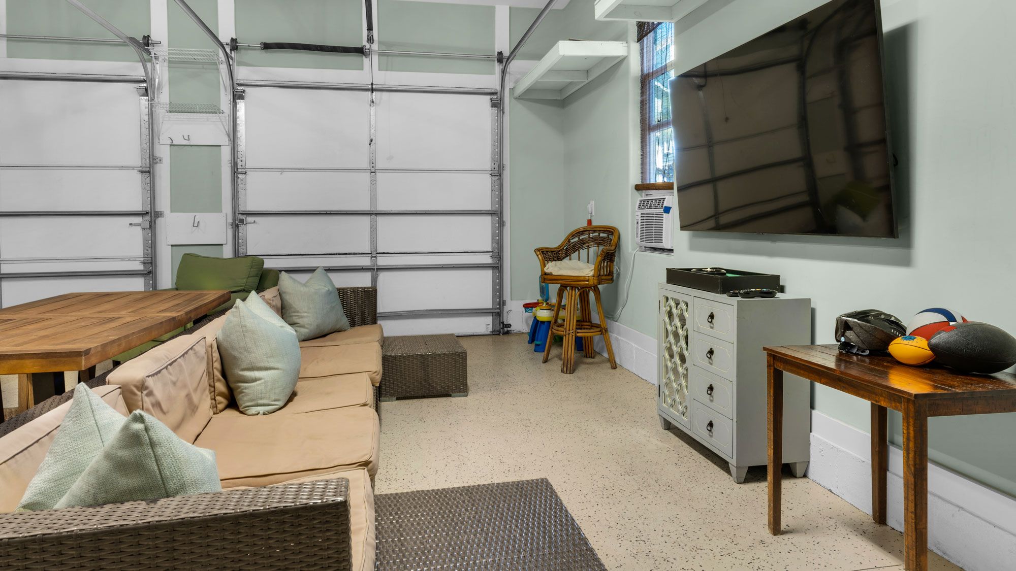 448 Beach Bike Way - Game Room