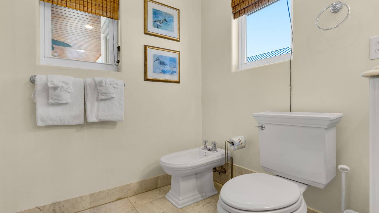 448 Beach Bike Way - 3rd Floor Toilet 448 Beach Bike Way - 3rd Floor Toilet