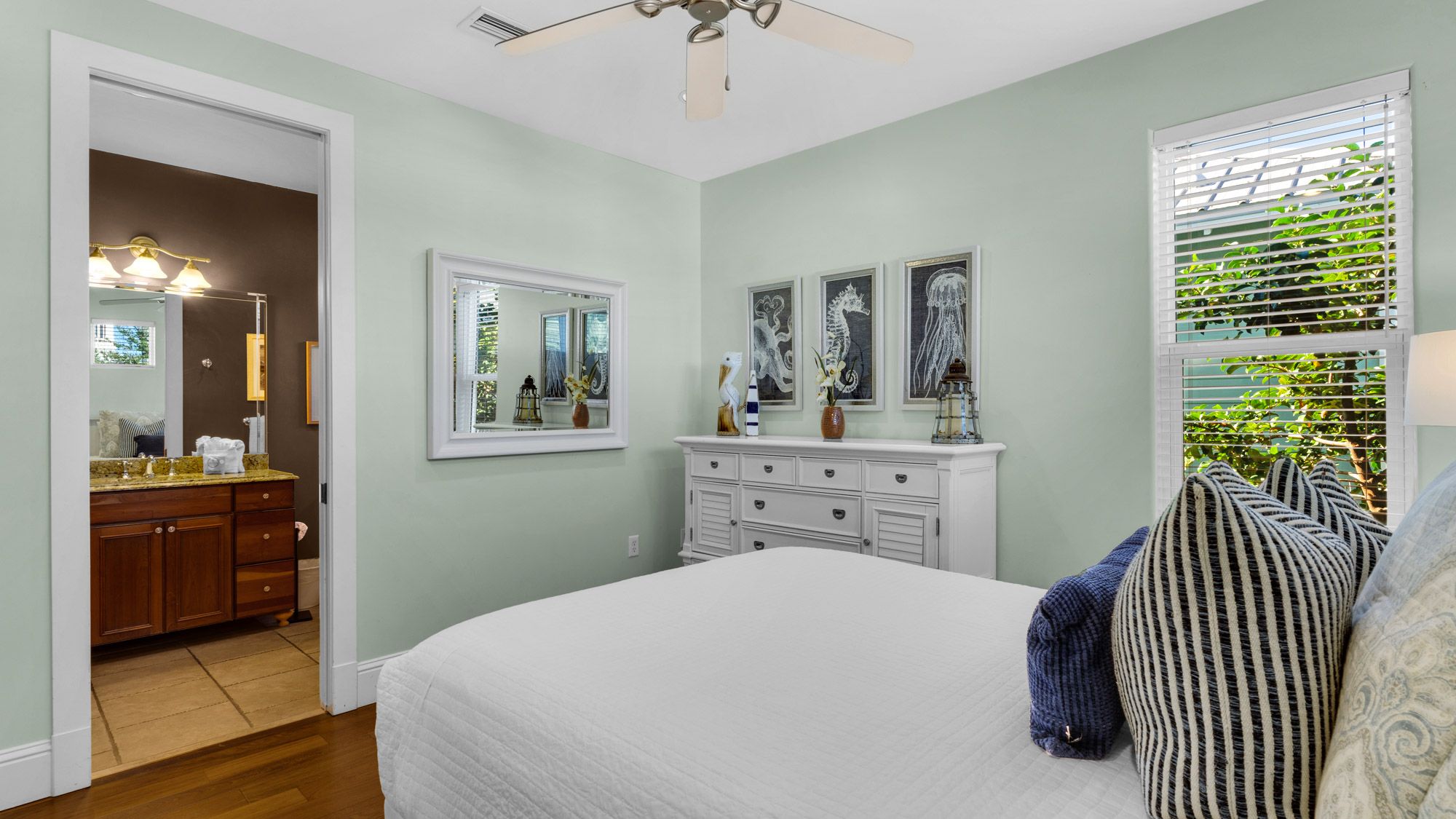 448 Beach Bike Way - 2nd Floor Queen Bedroom