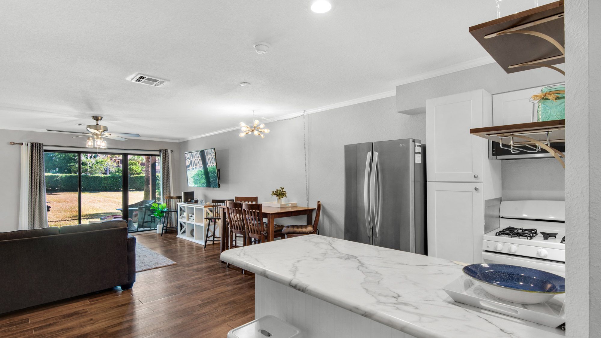 Beachwalk 18E - Living Area