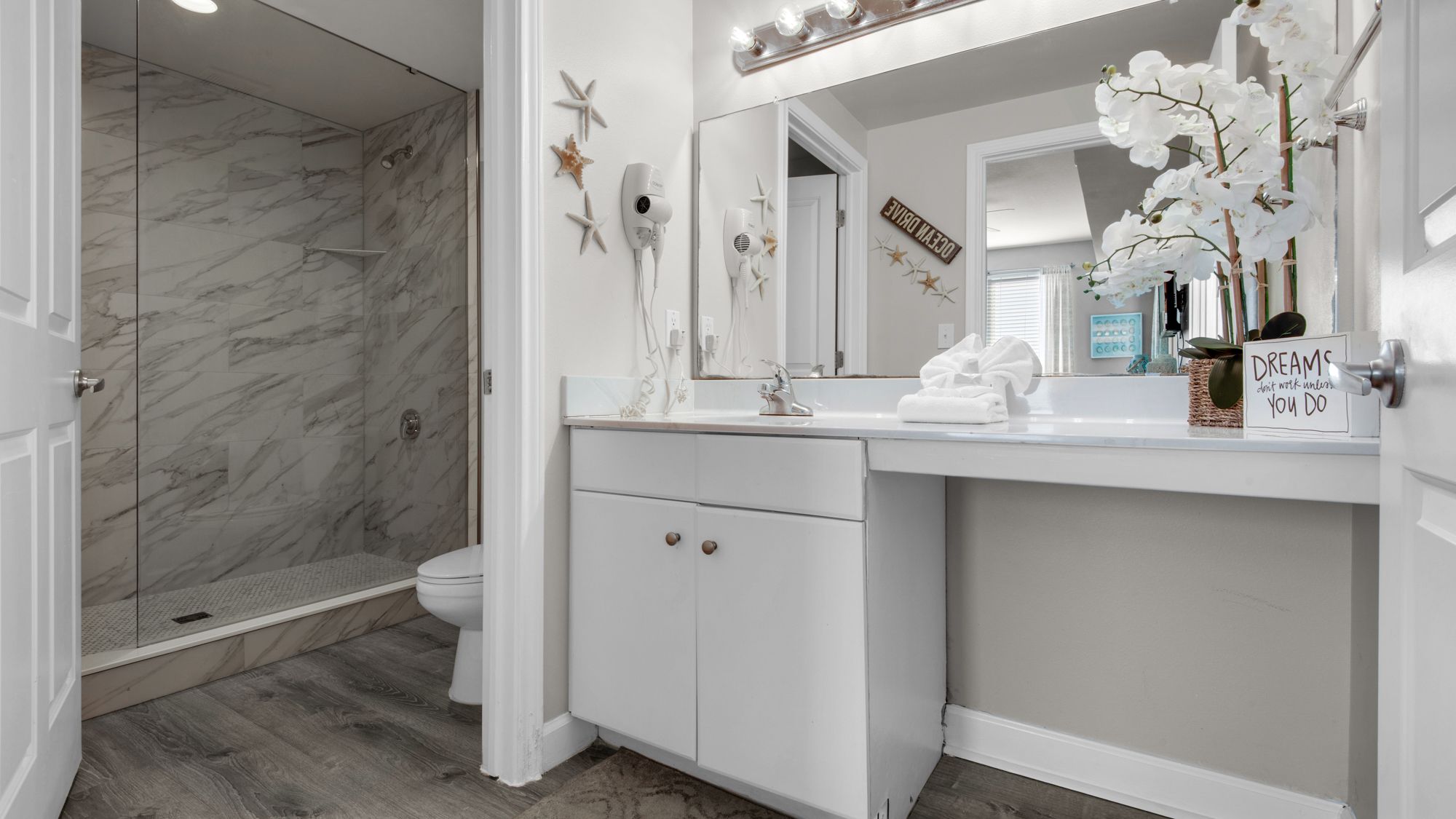 Shores of Panama 1831 Bathroom 1