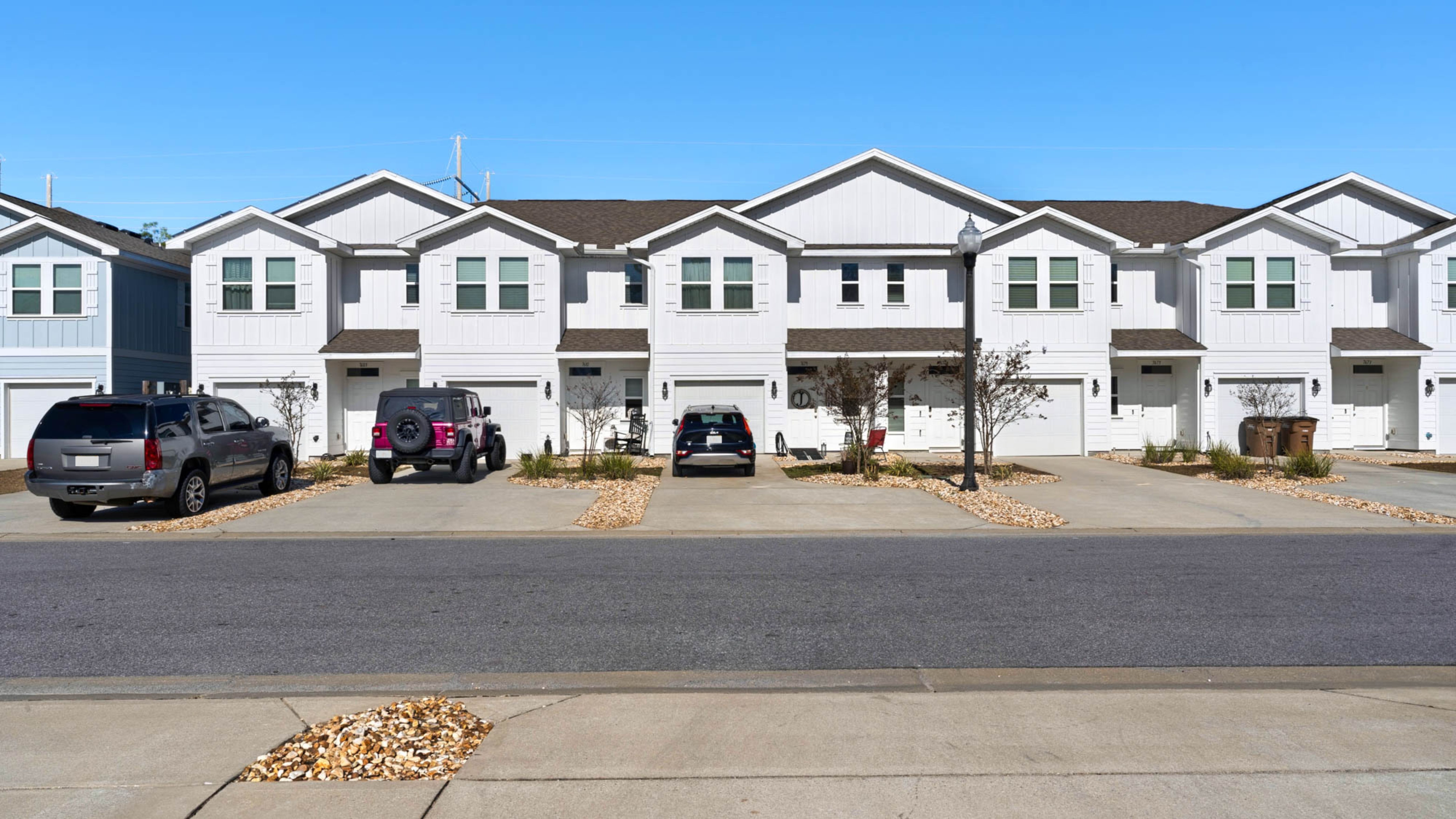 Rae of Sunshine - Exterior