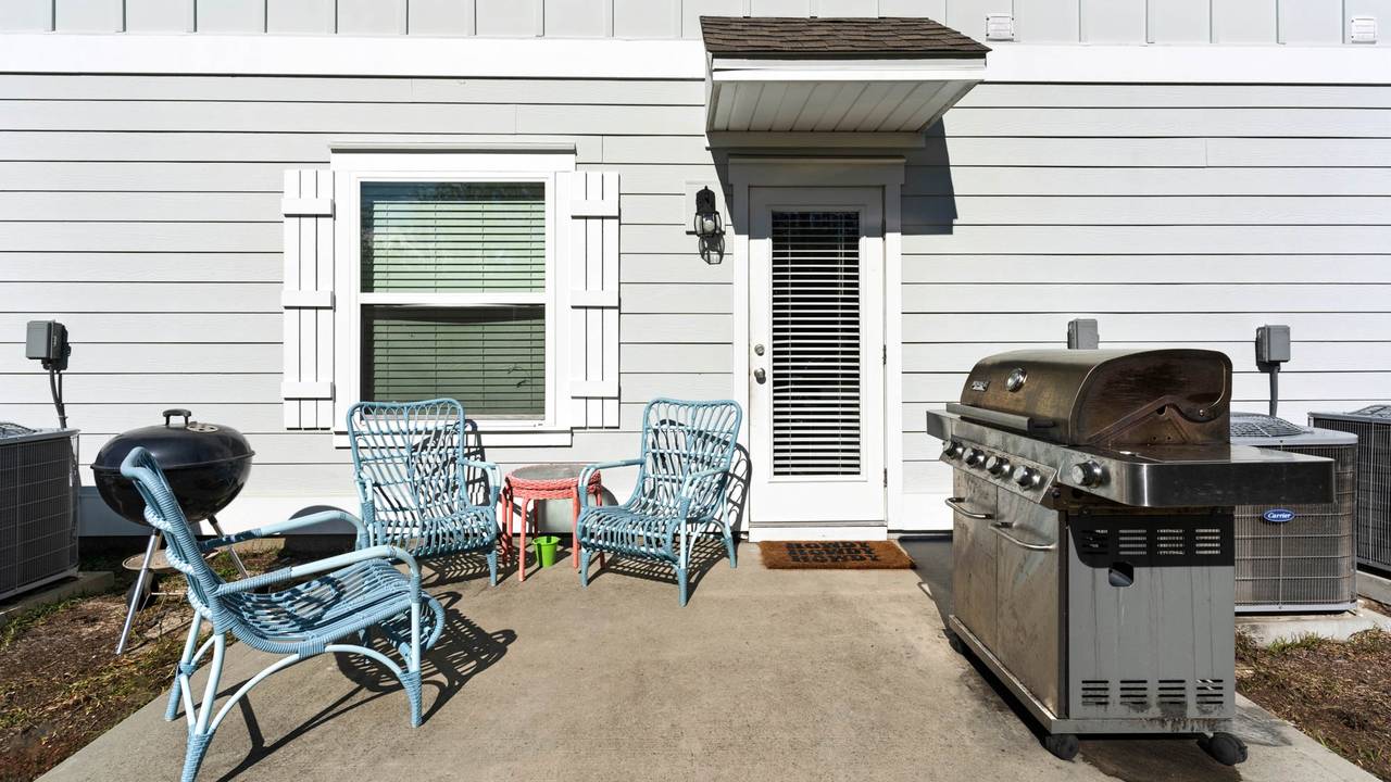 Rae of Sunshine - Grilling Area Rae of Sunshine - Grilling Area