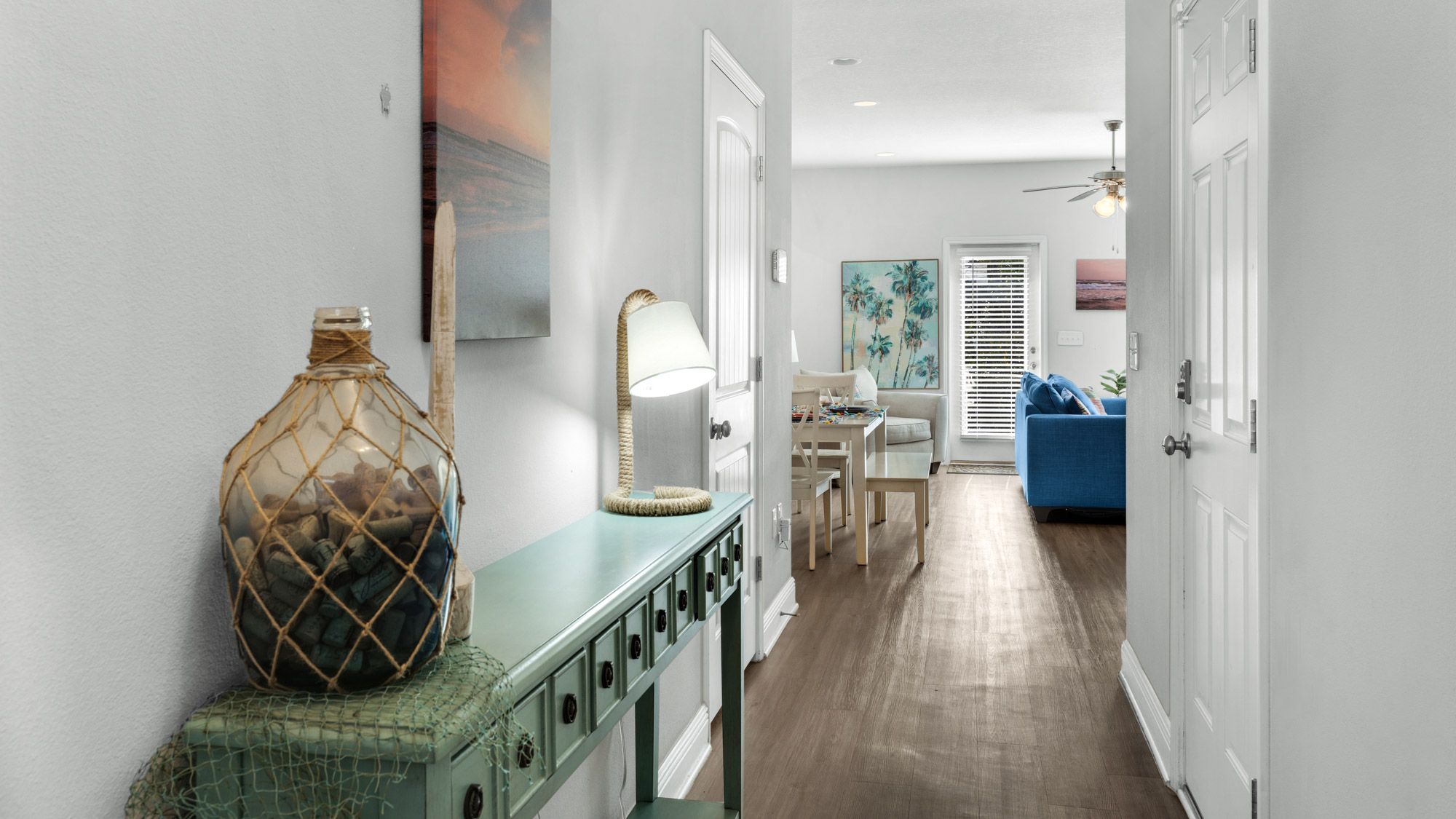 Rae of Sunshine - Entry Hallway