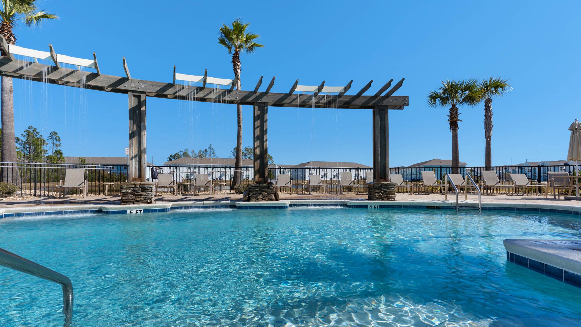 Hathaway Townhomes Grounds & Amenities