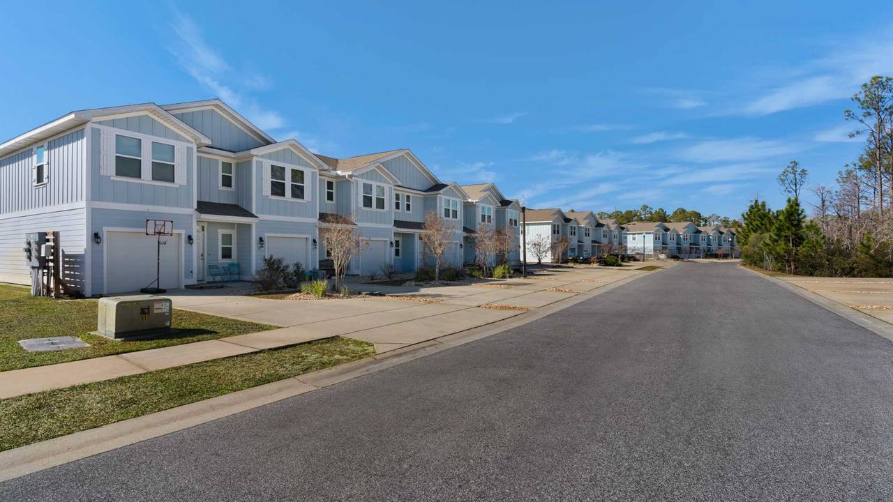 Hathaway Townhomes Grounds & Amenities Hathaway Townhomes Grounds & Amenities