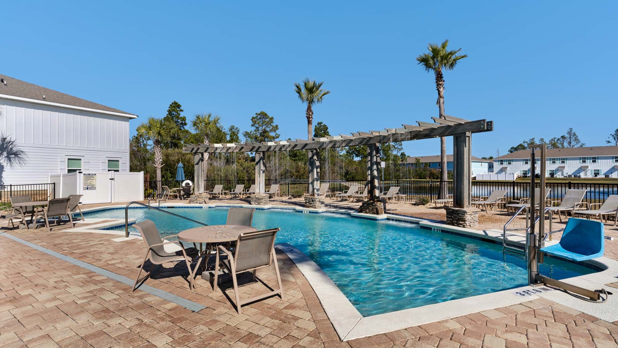 Hathaway Townhomes Grounds & Amenities