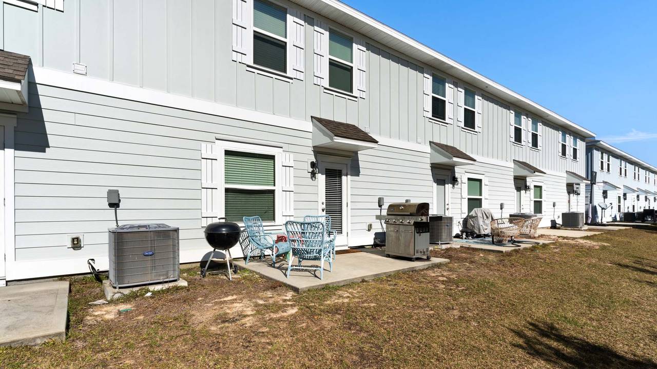 Rae of Sunshine - Exterior Rae of Sunshine - Exterior