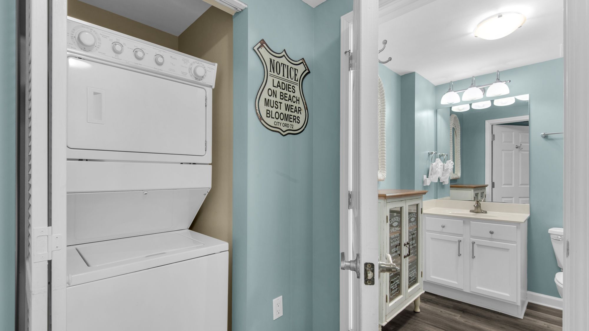 Palms of Destin 2813 Laundry into bathroom