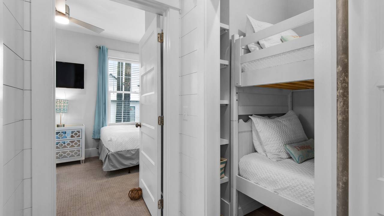 Best of Both Worlds - 2nd Floor Guest Rooms Best of Both Worlds - 2nd Floor Guest Rooms