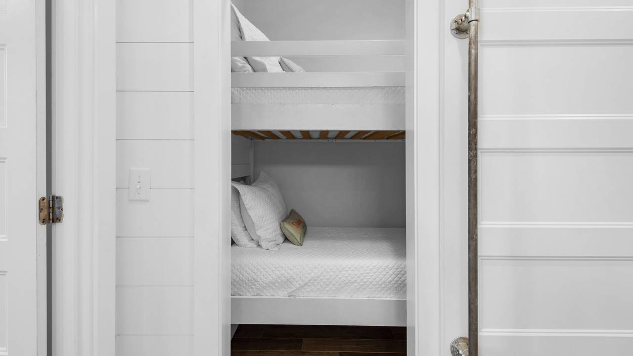 Best of Both Worlds - 2nd Floor Hallway Bunks Best of Both Worlds - 2nd Floor Hallway Bunks