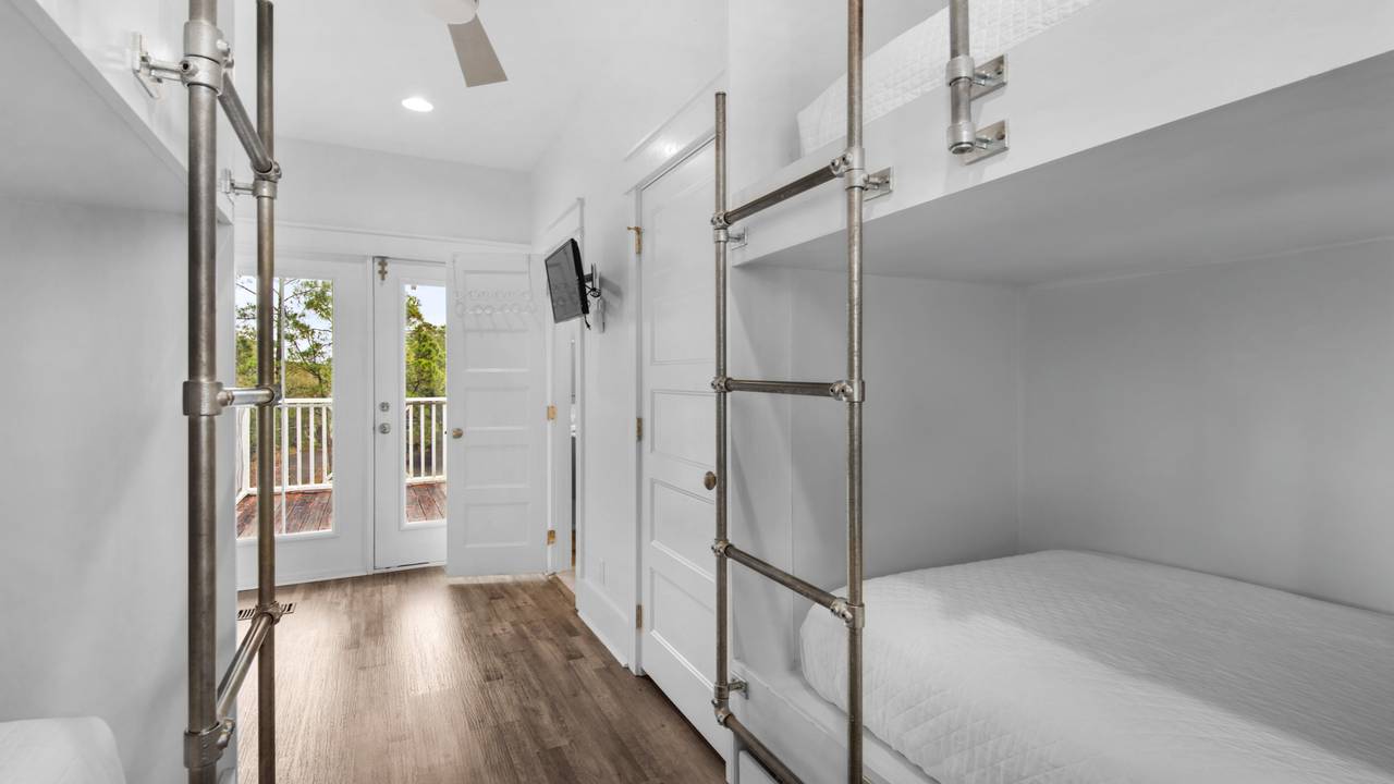 Best of Both Worlds - 3rd Floor Bunk Room Best of Both Worlds - 3rd Floor Bunk Room