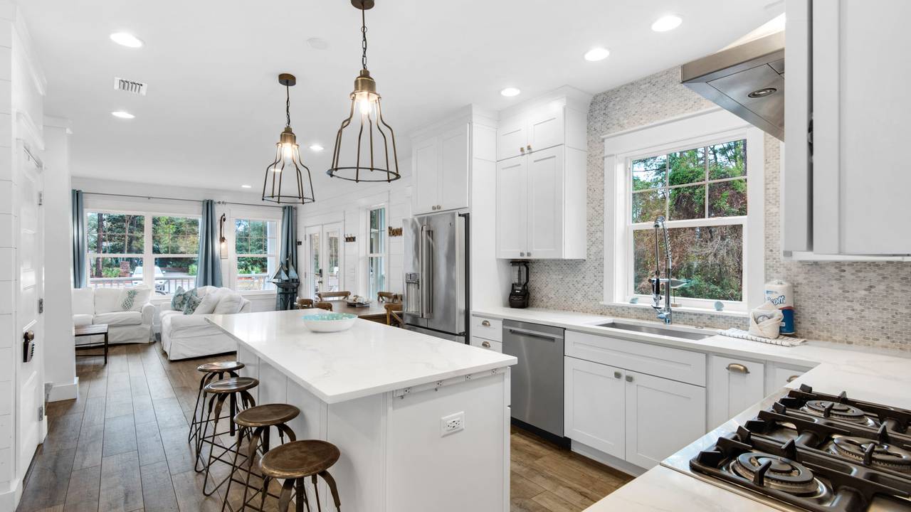 Best of Both Worlds - Kitchen into Living Area Best of Both Worlds - Kitchen into Living Area